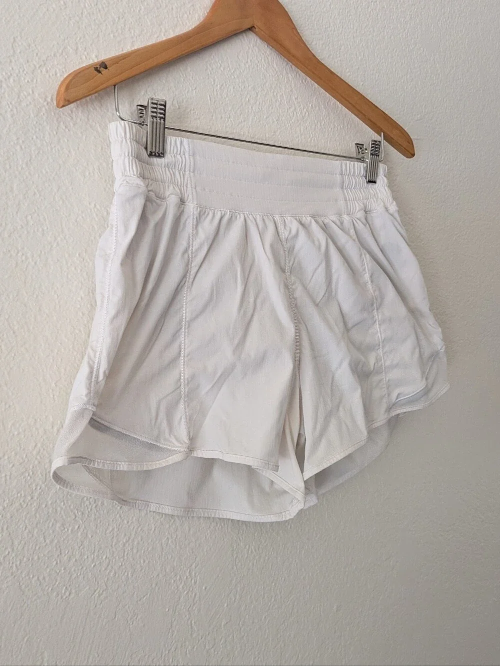 Lululemon Hotty Hot Shorts White Women's Size 8